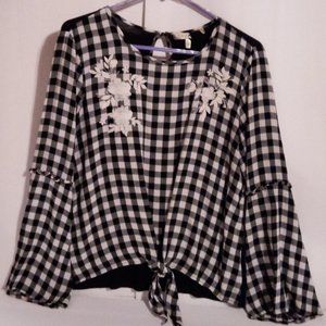 Gingham boho long sleeved blouse sz M